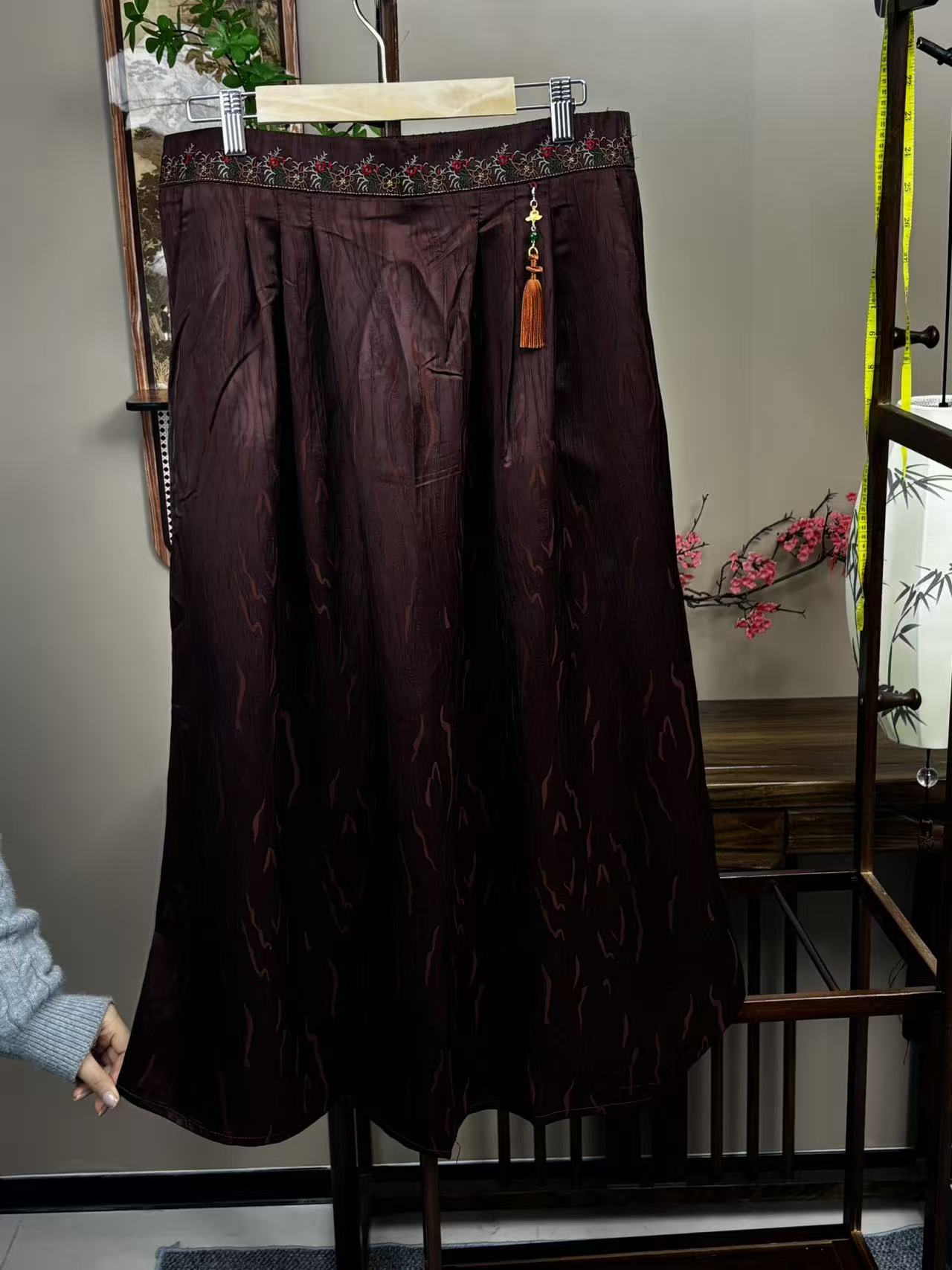 New Chinese-style Jacquard Tassel Midi Skirt