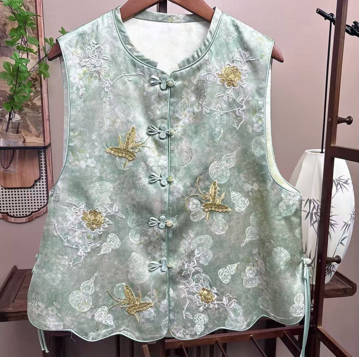 New Chinese-style Light Green Butterfly Embroidered Chinese Vest