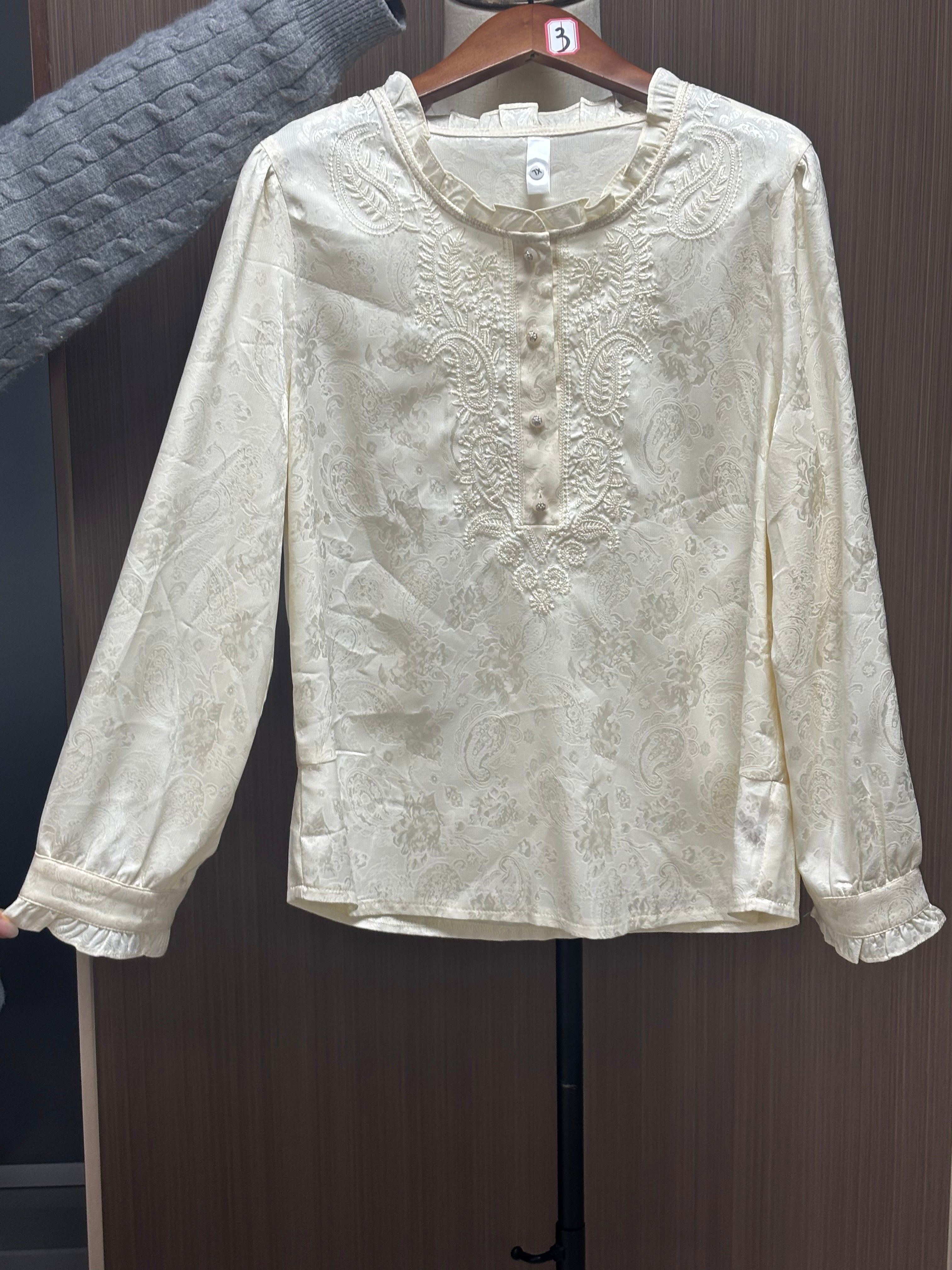 Women's long-sleeve top, hand-embroidered, round neck, satin material, white