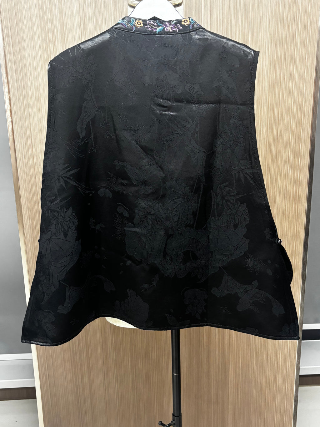 New Chinese Heavy Embroidery Xiangyunsha Vest, Black Jacquard Silk Sleeveless Outerwear
