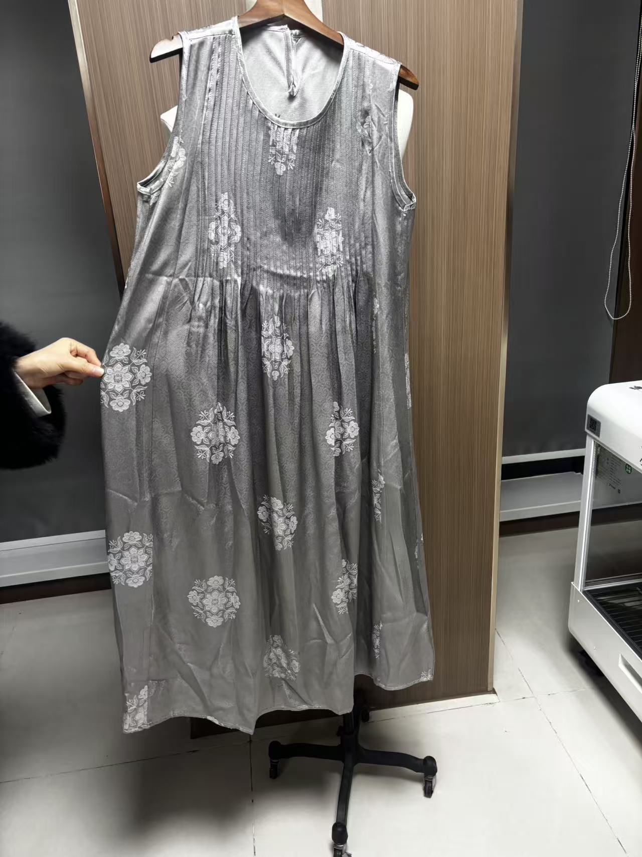 Women's long dress, sleeveless round-neck gray dress, jacquard vest dress