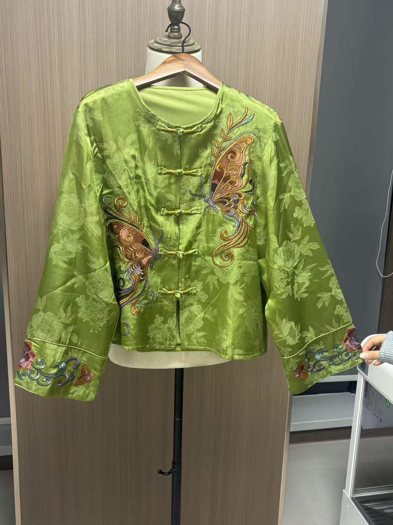 Women's Top Heavy Embroidery Satin Jacquard Top New Chinese-Style Shirt