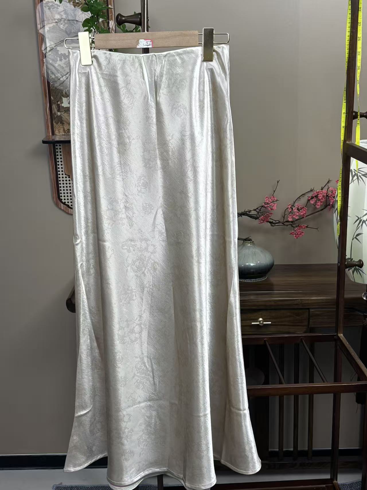 New Chinese-style Jacquard Satin Draped Mermaid Maxi Skirt
