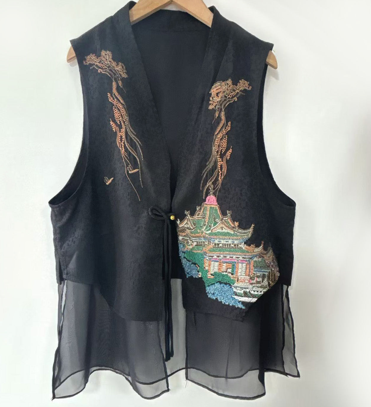 New Chinese-style Black Pavilion Embroidered Vest
