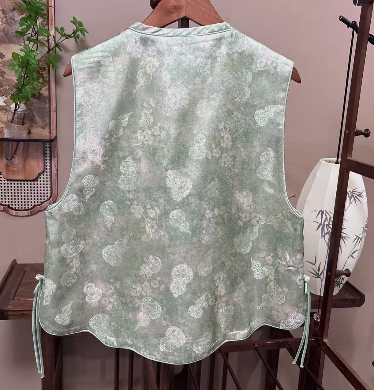 New Chinese-style Light Green Butterfly Embroidered Chinese Vest