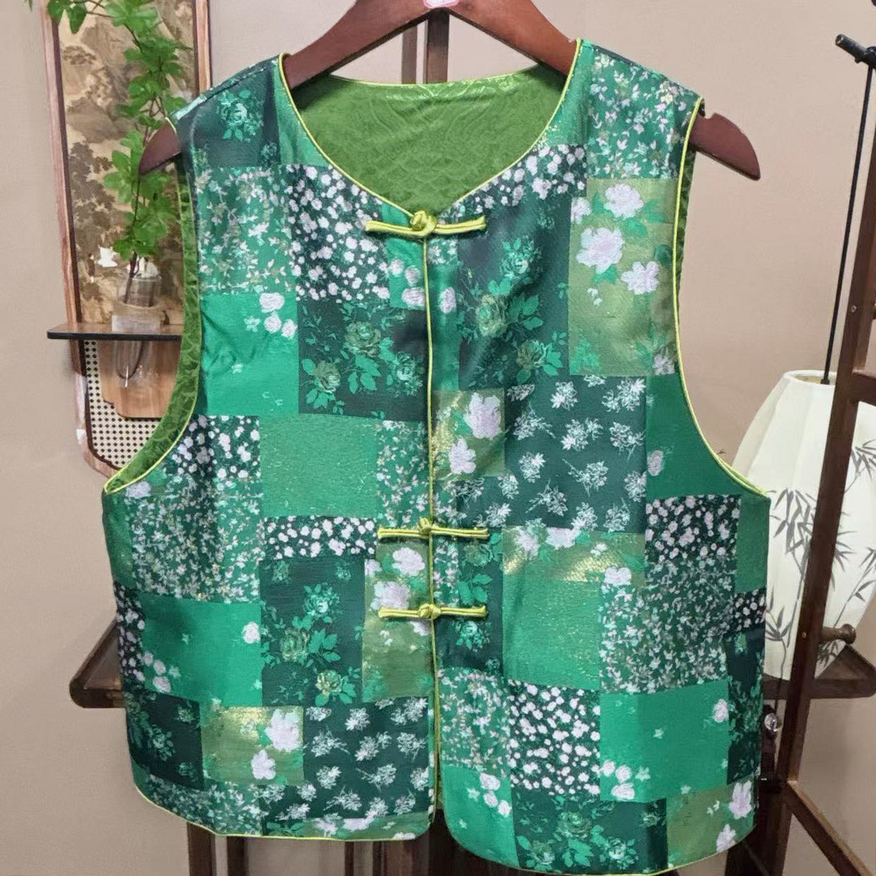 New Chinese-style Green Patchwork Chinese Frog Button Vest