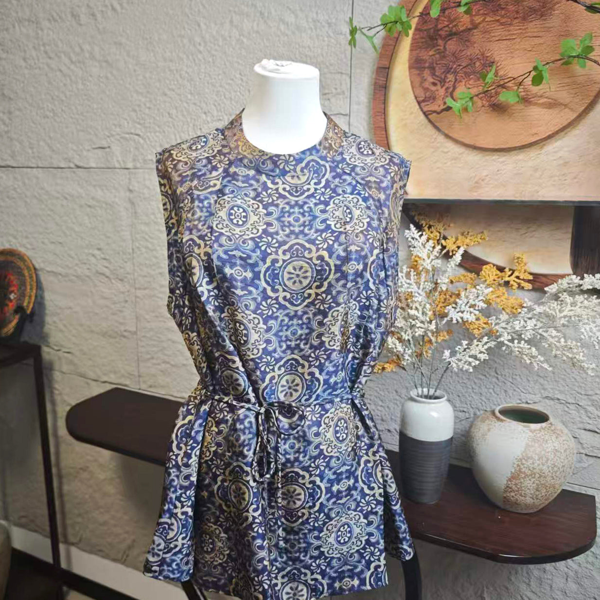 Women's top, printed sleeveless vest, silk belt shirt, elegant temperament