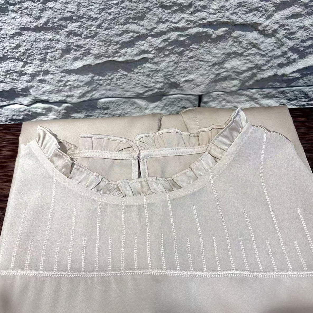 New Chinese-style Beige Ruffle Neck Sleeveless Blouse