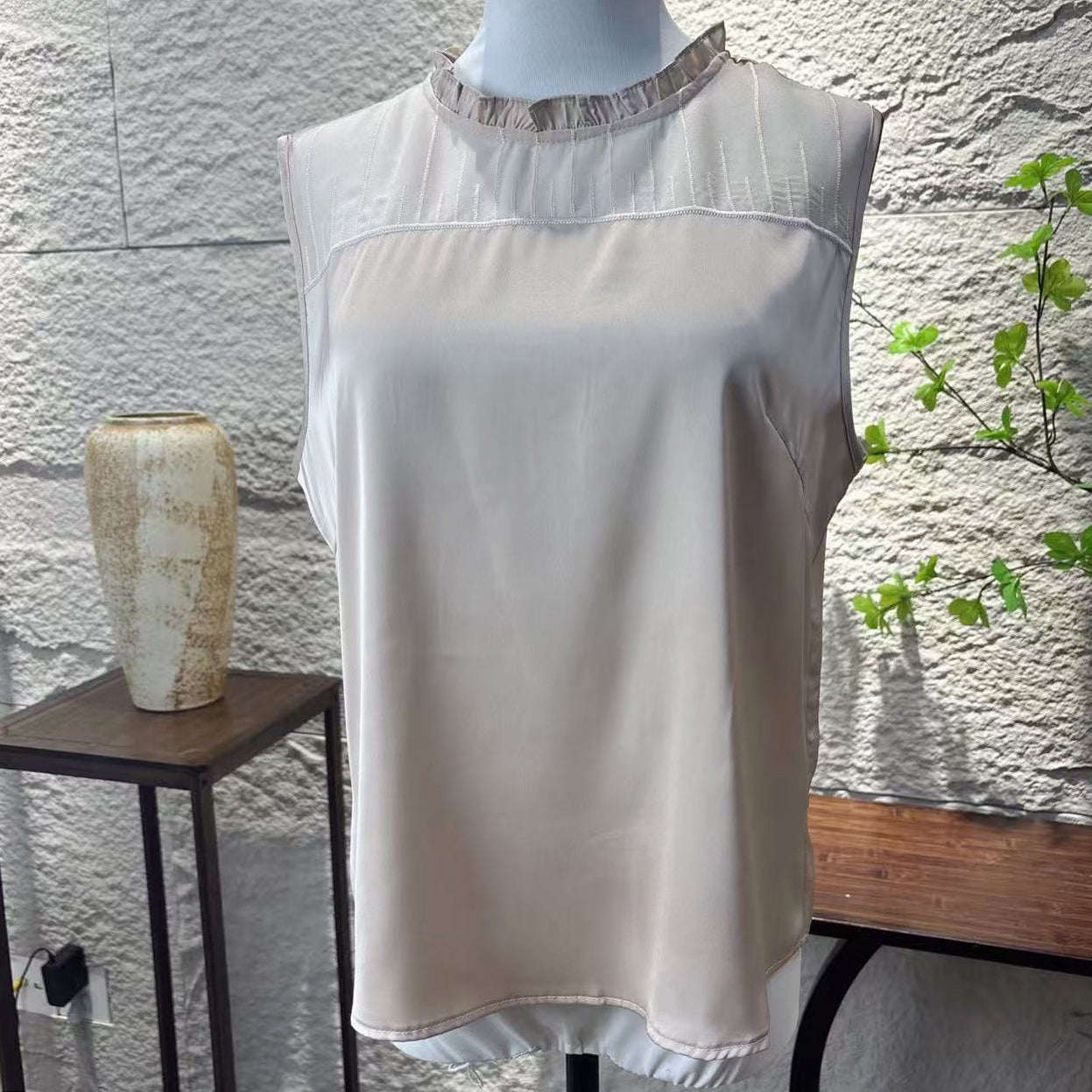 New Chinese-style Beige Ruffle Neck Sleeveless Blouse