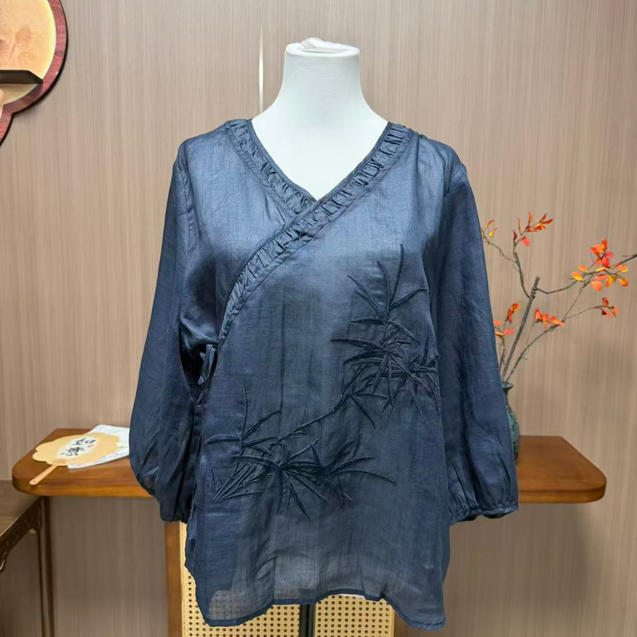 New Chinese-style Navy Bamboo Embroidery Linen Blouse