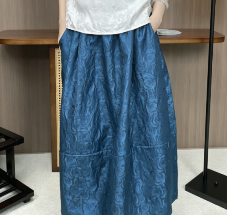 New Chinese-style blue rose jacquard satin high-waist slimming drape skirt